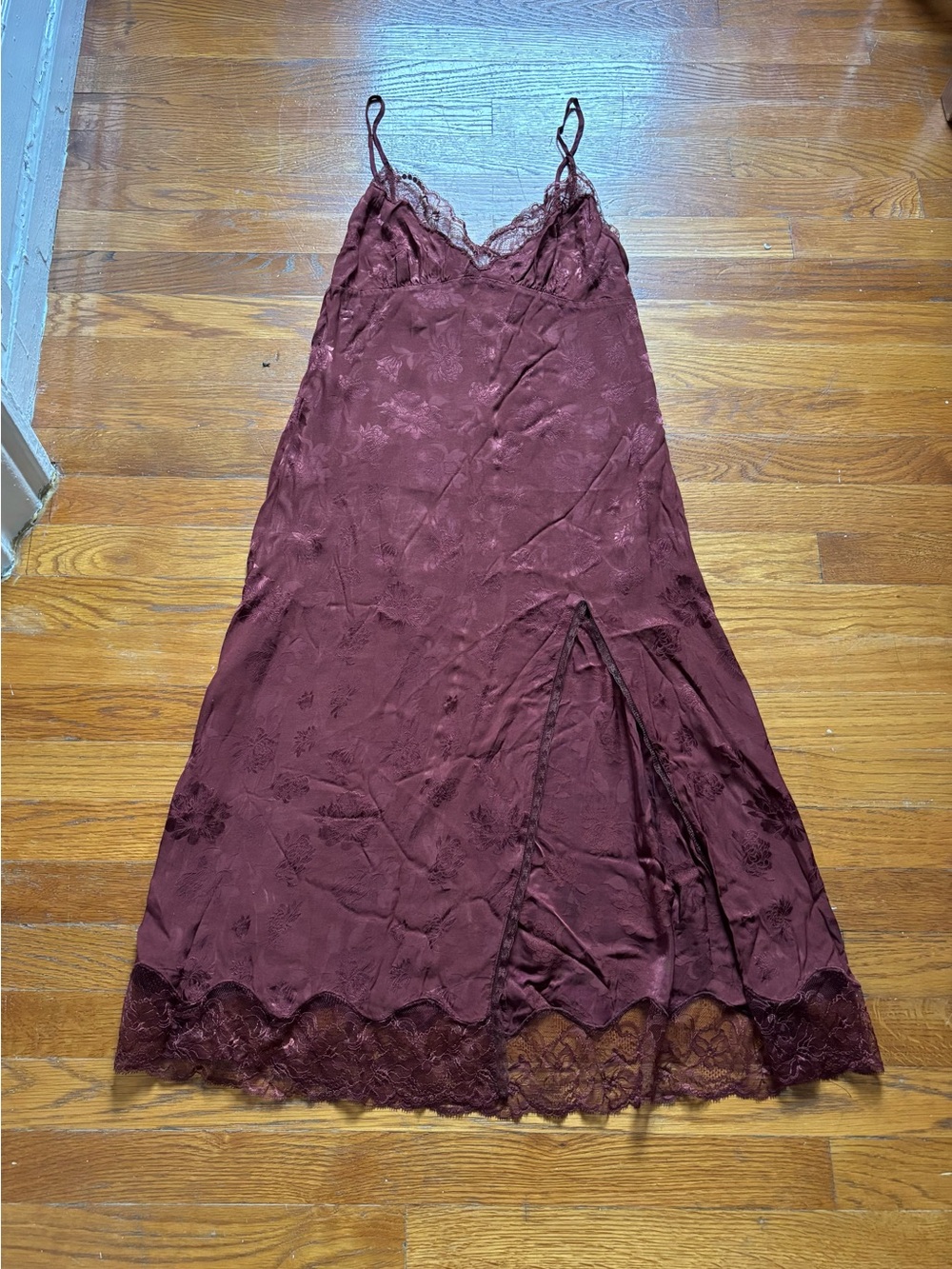 Aritzia  Burgundy Lace-Trim Slip Dress with Side Slit - Picture 4 of 8